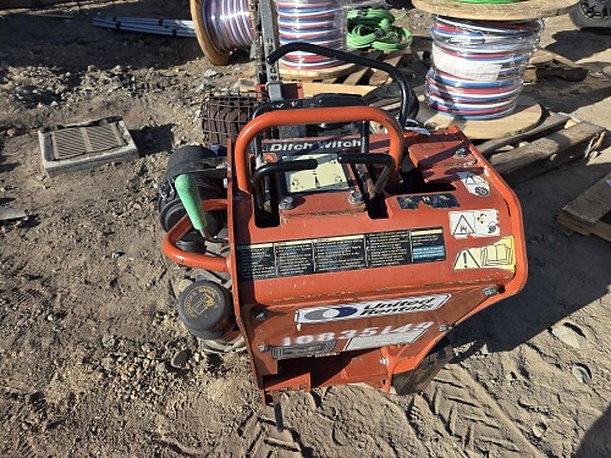 DITCHWITCH C14 photo 4