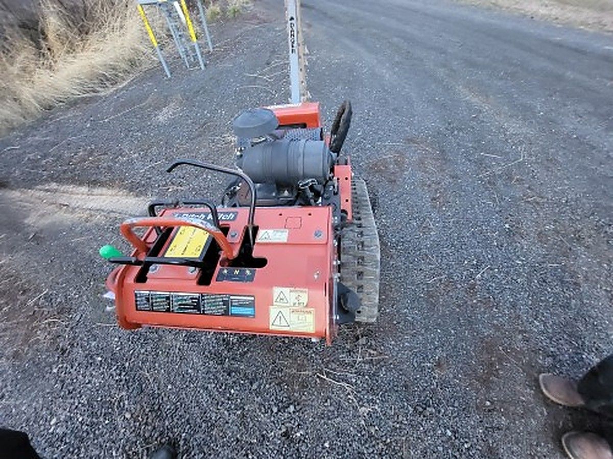 DITCHWITCH C24X photo 4