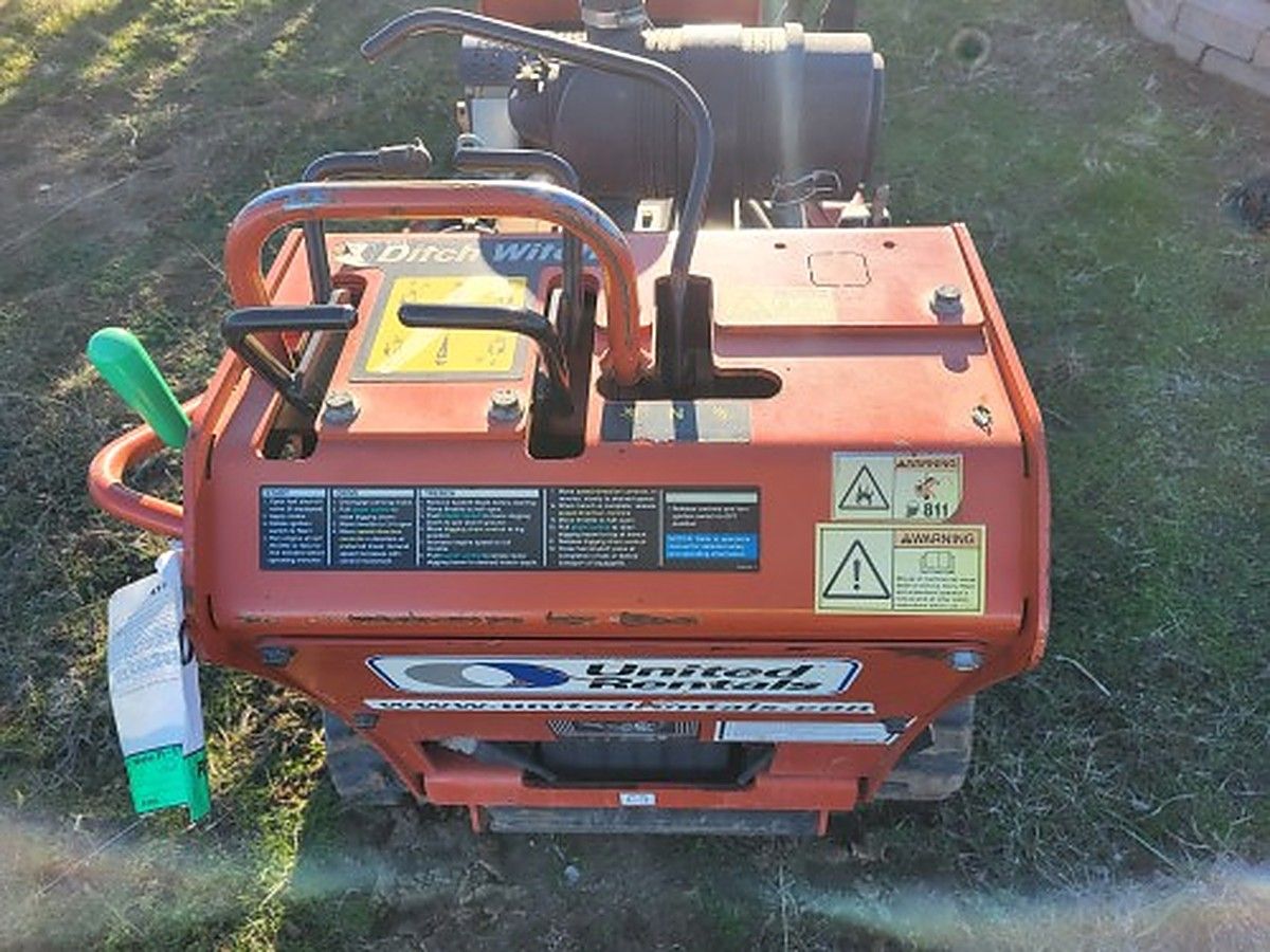DITCHWITCH C24X photo 10