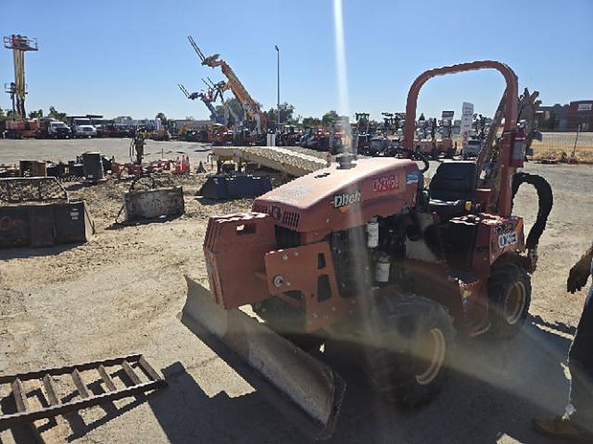 DITCHWITCH RT45 photo 2