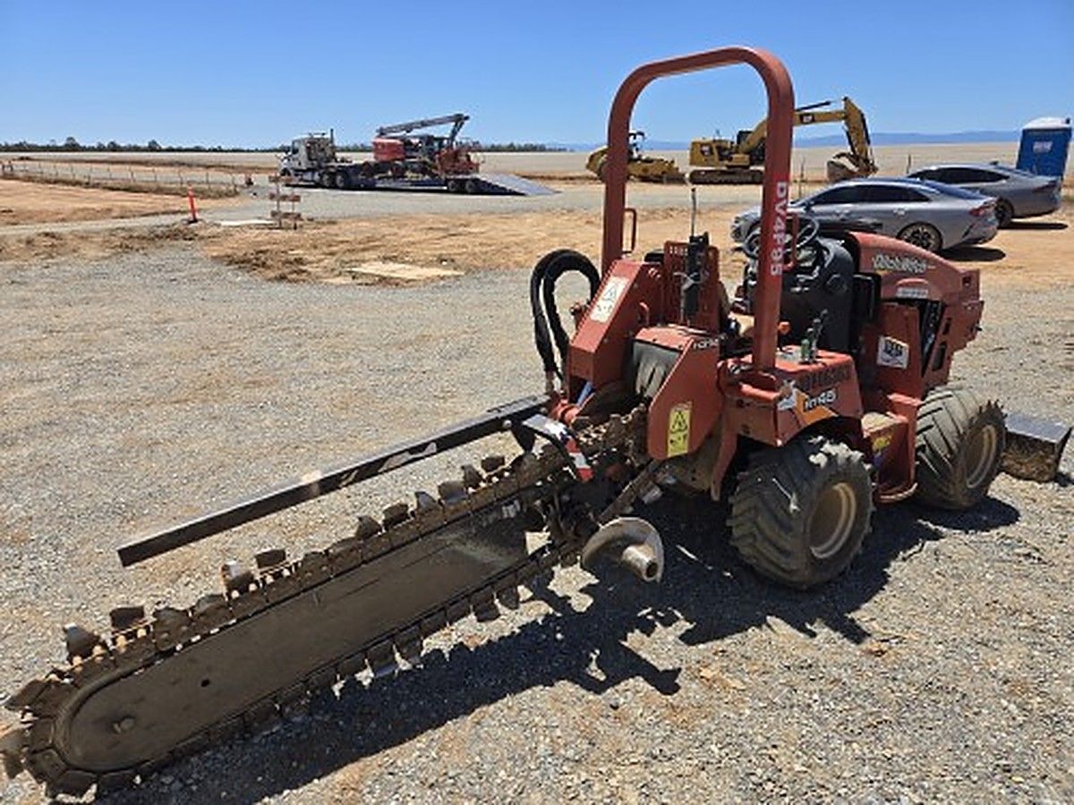 DITCHWITCH RT45 photo 7