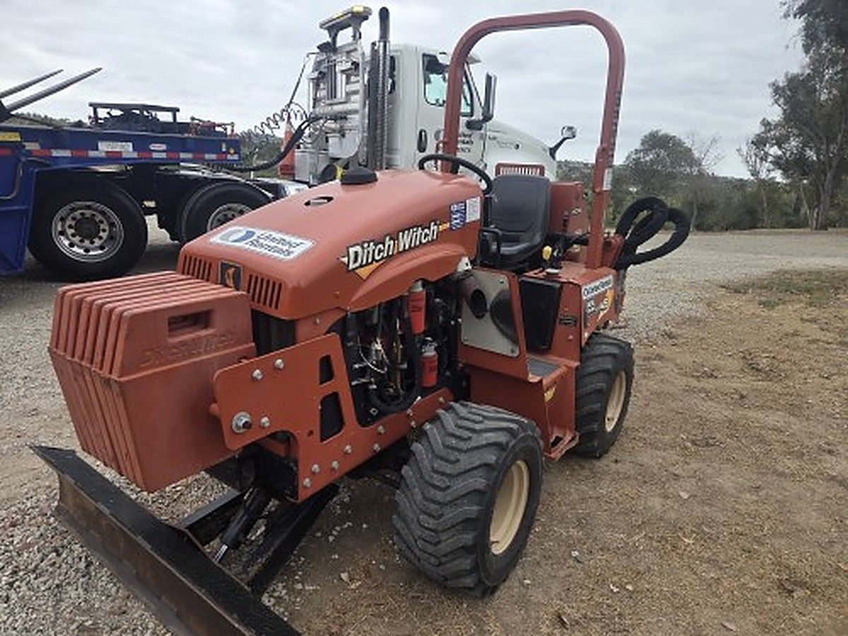 DITCHWITCH RT45 photo 2