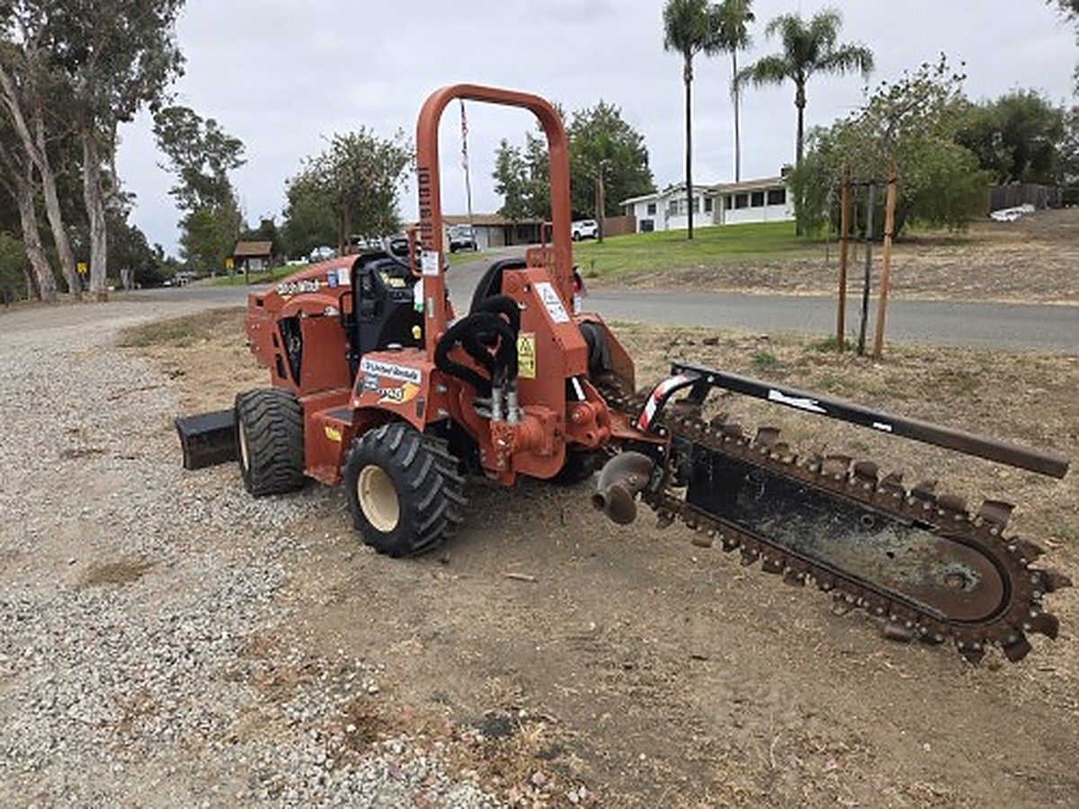 DITCHWITCH RT45 photo 4