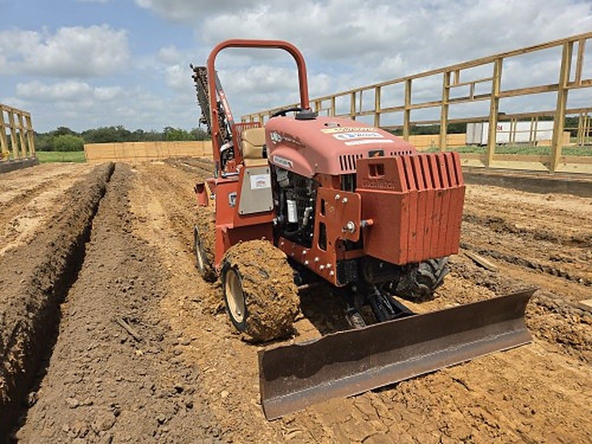 DITCHWITCH RT45 photo 5