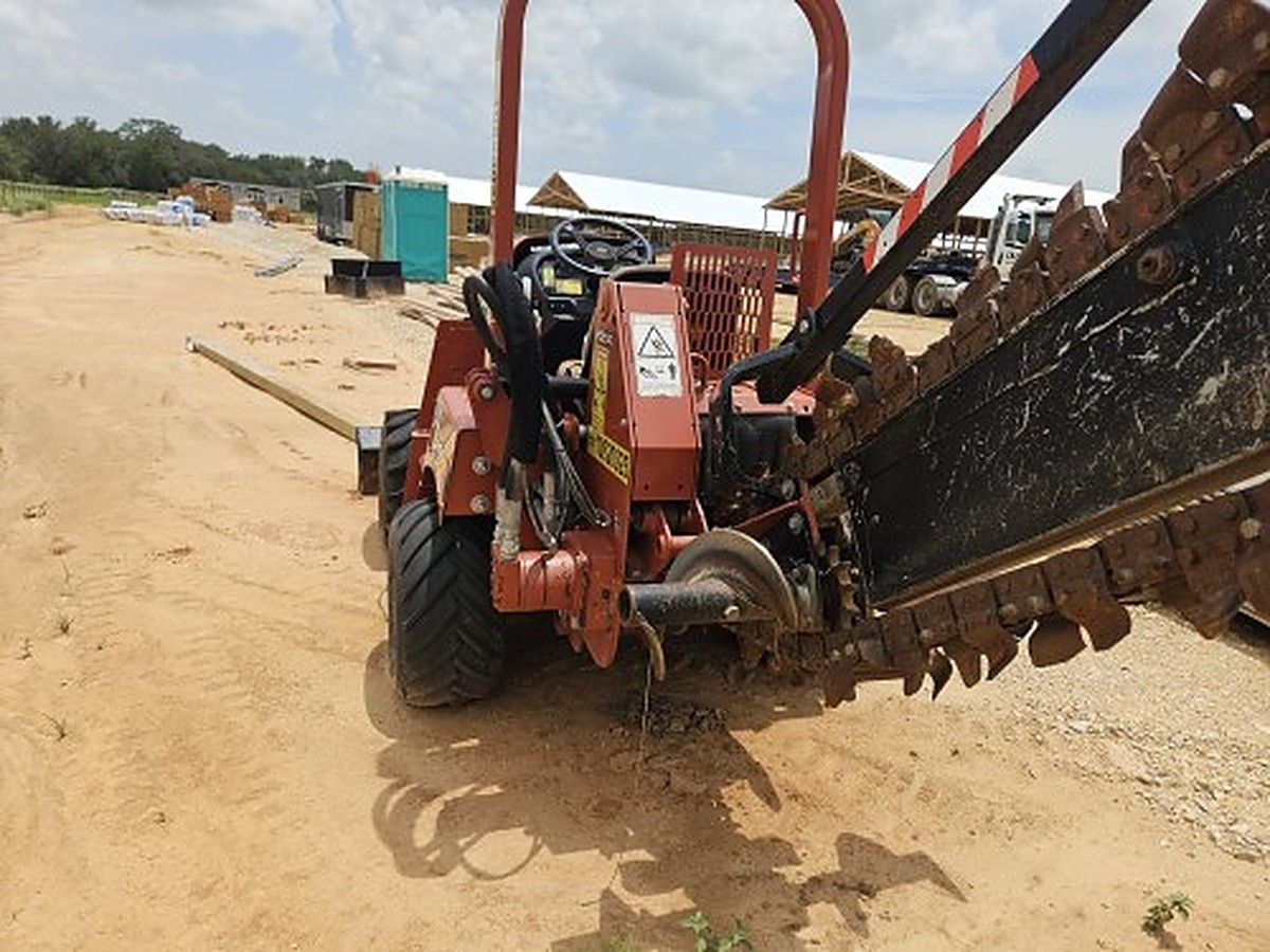 DITCHWITCH RT45 photo 6