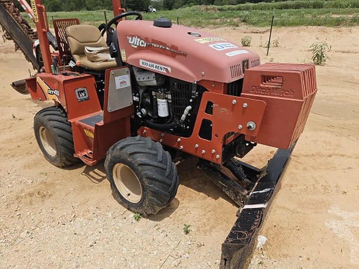 DITCHWITCH RT45 photo 9