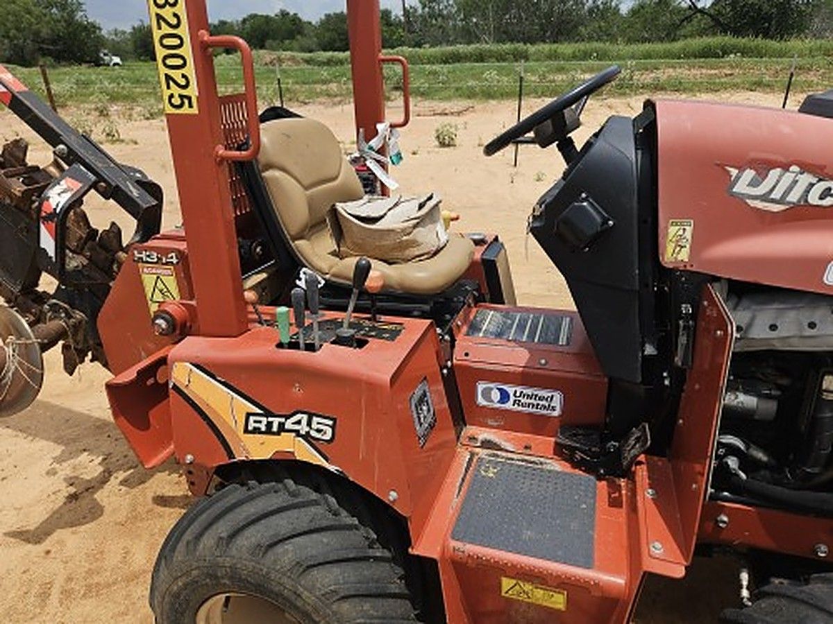 DITCHWITCH RT45 photo 10