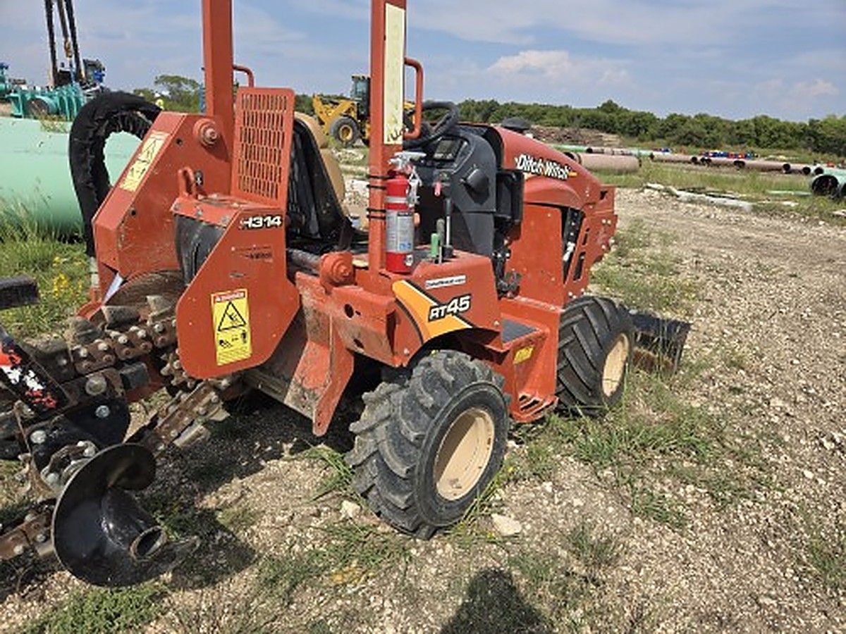 DITCHWITCH RT45 photo 4
