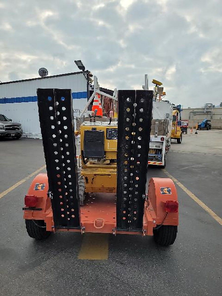 DITCHWITCH S2B photo 4