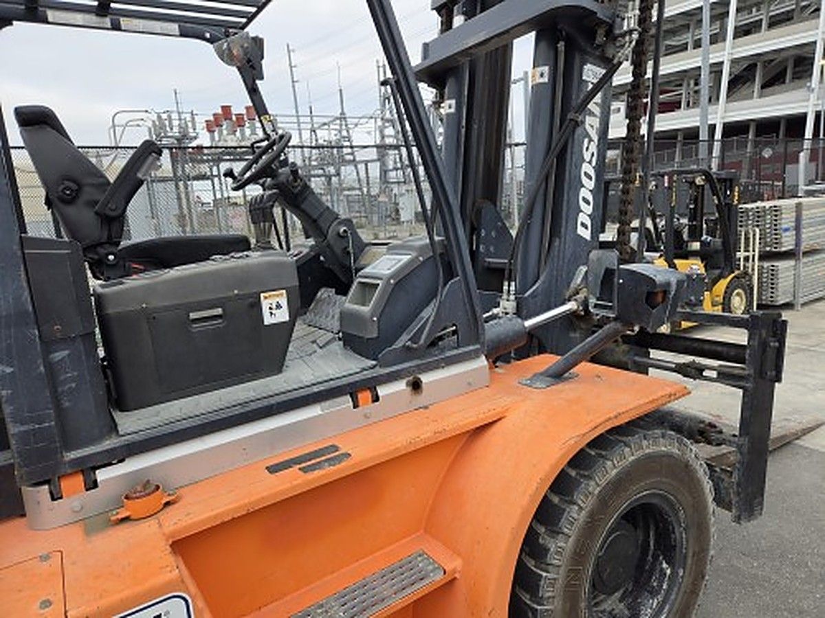 DOOSAN D160S-7 photo 6