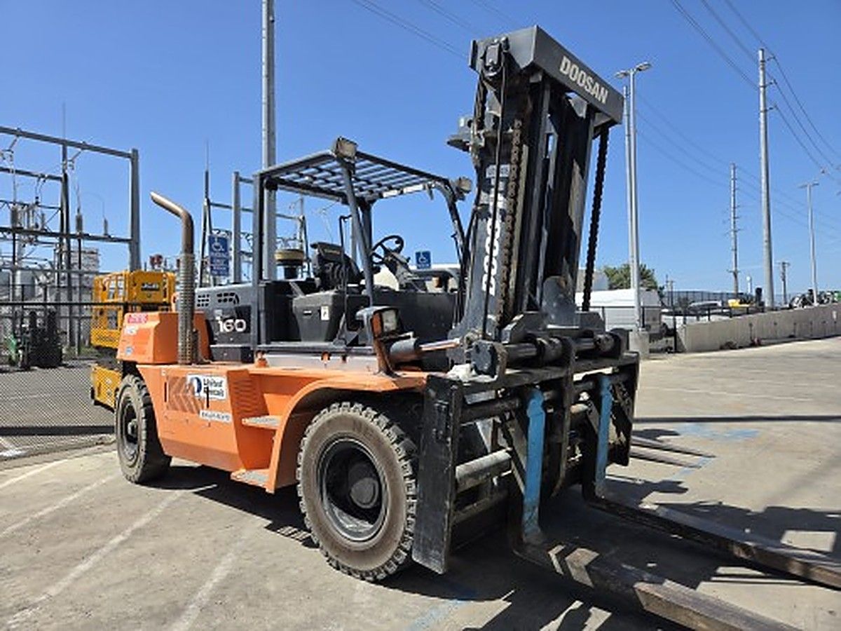 DOOSAN D160S-7 photo 10