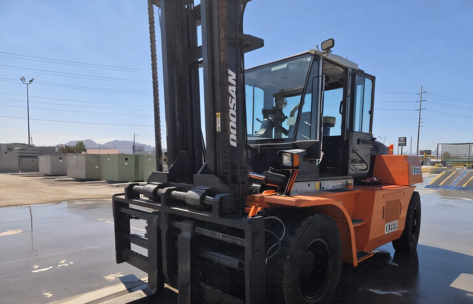 2018 Doosan D160S-7 FORKLIFT WHSE 35000-49999# PNEUMATIC