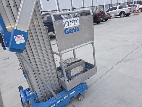 2018 GENIE AWP-30SDC Pusharound 26-35' Dc