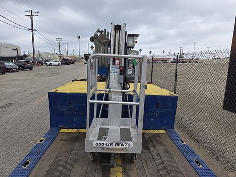 2018 GENIE AWP-30SDC Pusharound 26-35' Dc