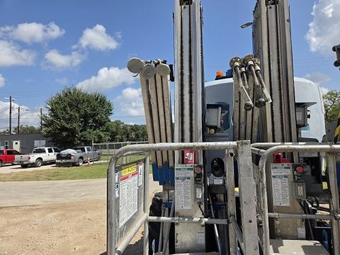 2018 GENIE AWP-40SDC Pusharound 36-48' Dc