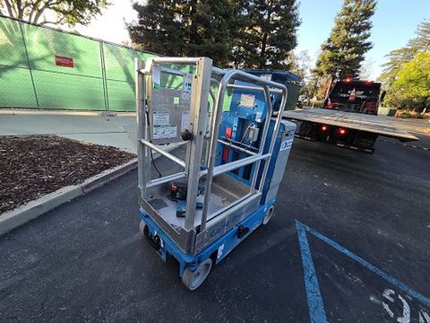 2018 GENIE GR-12 Vertical Lift 12' Elec Self Propelled