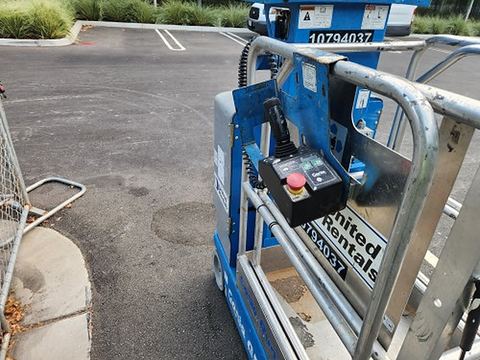 2018 GENIE GR-12 Vertical Lift 12' Elec Self Propelled