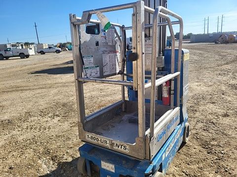 2018 GENIE GR-20 Vertical Lift 18-20' Elec Self Propelled