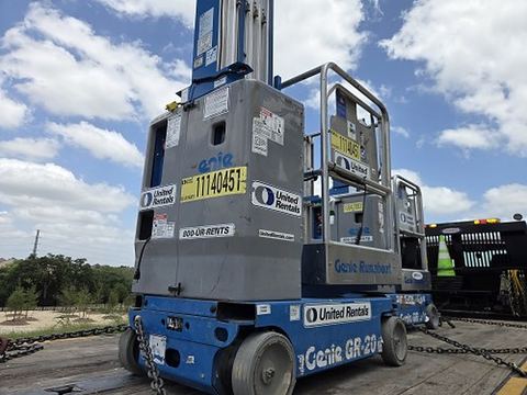 2018 GENIE GR-20 Vertical Lift 18-20' Elec Self Propelled