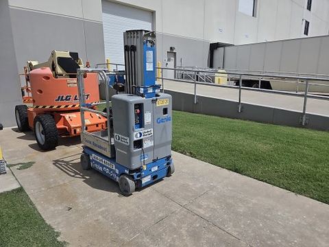2018 GENIE GR-20 Vertical Lift 18-20' Elec Self Propelled