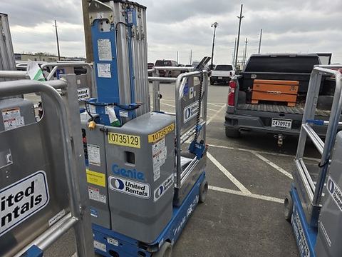 2018 GENIE GR-20 Vertical Lift 18-20' Elec Self Propelled