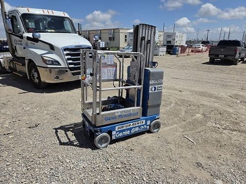2018 GENIE GR-20 Vertical Lift 18-20' Elec Self Propelled