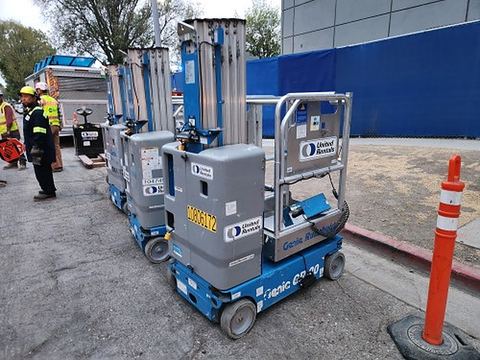 2018 GENIE GR-20 Vertical Lift 18-20' Elec Self Propelled