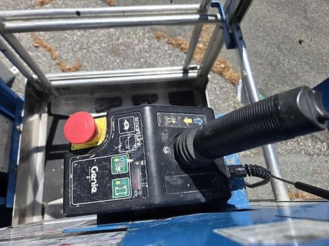2018 GENIE GR-20 Vertical Lift 18-20' Elec Self Propelled