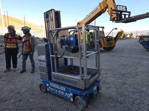 2018 GENIE GR-20 Vertical Lift 18-20' Elec Self Propelled