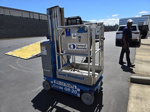 2018 GENIE GR-20 Vertical Lift 18-20' Elec Self Propelled
