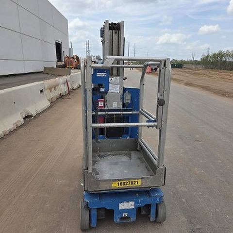 2018 GENIE GR-20 Vertical Lift 18-20' Elec Self Propelled