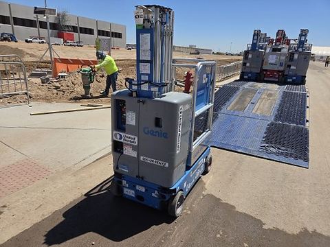 2018 GENIE GR-20 Vertical Lift 18-20' Elec Self Propelled