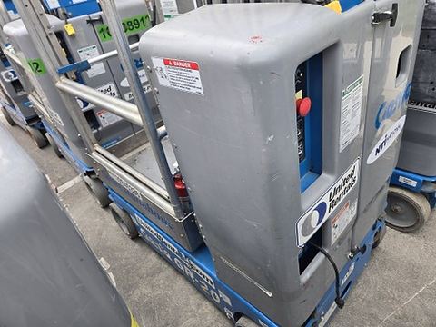 2018 GENIE GR-20 Vertical Lift 18-20' Elec Self Propelled