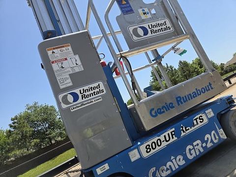 2018 GENIE GR-20 Vertical Lift 18-20' Elec Self Propelled