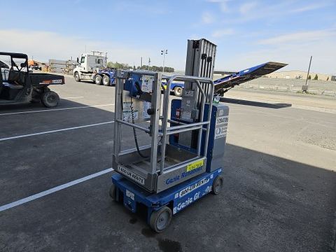 2018 GENIE GR-20 Vertical Lift 18-20' Elec Self Propelled
