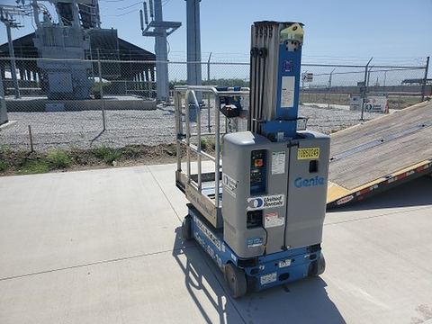 2018 GENIE GR-20 Vertical Lift 18-20' Elec Self Propelled