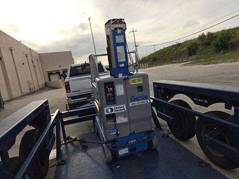 2018 GENIE GR-20 Vertical Lift 18-20' Elec Self Propelled