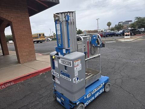 2018 GENIE GR-20 Vertical Lift 18-20' Elec Self Propelled