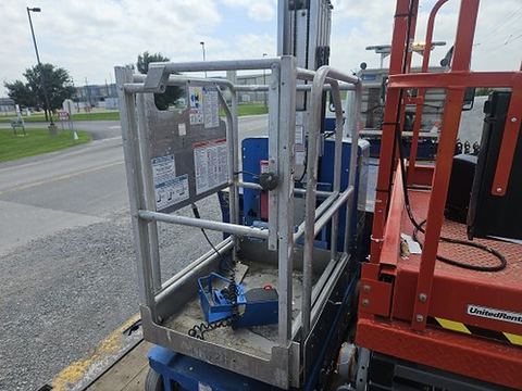 2018 GENIE GR-20 Vertical Lift 18-20' Elec Self Propelled
