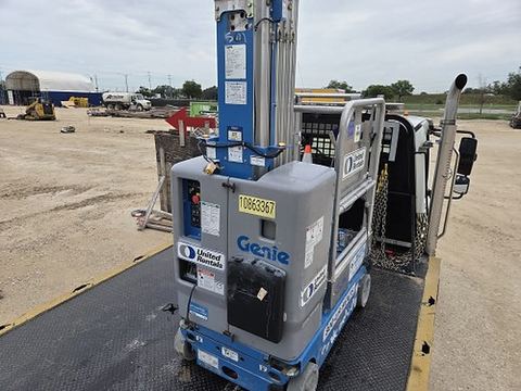 2018 GENIE GR-20 Vertical Lift 18-20' Elec Self Propelled