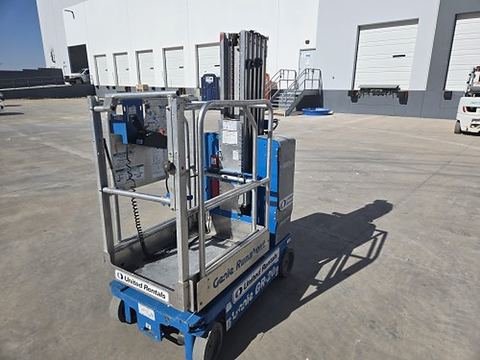 2018 GENIE GR-20 Vertical Lift 18-20' Elec Self Propelled