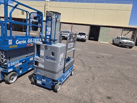 2018 GENIE GR-20 Vertical Lift 18-20' Elec Self Propelled