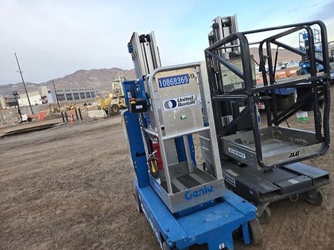2018 GENIE GR-20 Vertical Lift 18-20' Elec Self Propelled