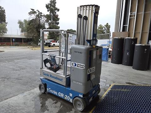2018 GENIE GR-20 Vertical Lift 18-20' Elec Self Propelled