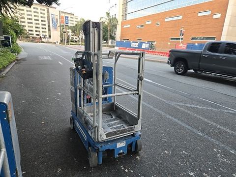 2018 GENIE GR-20 Vertical Lift 18-20' Elec Self Propelled