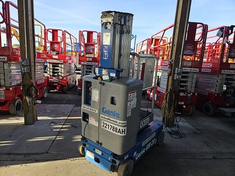 2018 GENIE GR-20 Vertical Lift 18-20' Elec Self Propelled