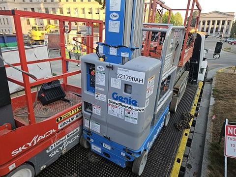 2018 GENIE GR-20 Vertical Lift 18-20' Elec Self Propelled