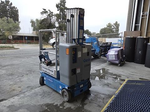 2018 GENIE GR-20 Vertical Lift 18-20' Elec Self Propelled