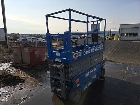 2018 GENIE GS-2632 Scissor Lift 24-26' Electric 30-36" Wide