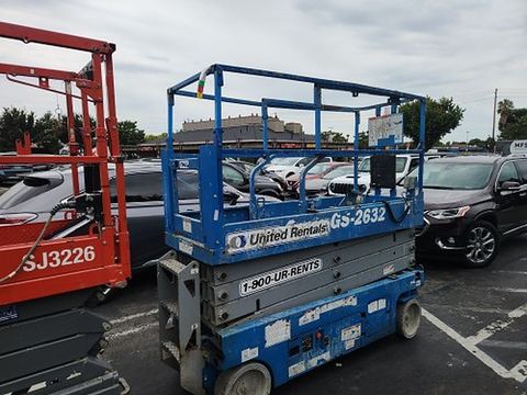 2018 GENIE GS-2632 Scissor Lift 24-26' Electric 30-36" Wide